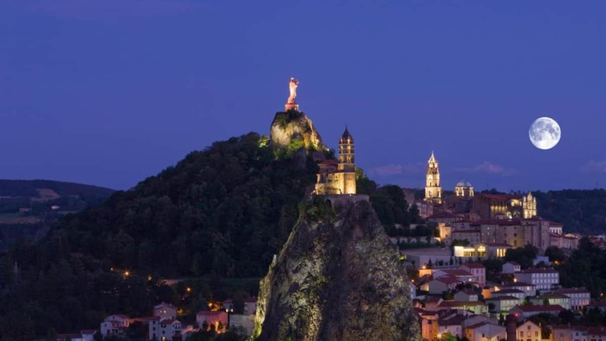 Bel Appartement Au Coeur Du Puy En Velay Le Puy-en-Velay Esterno foto